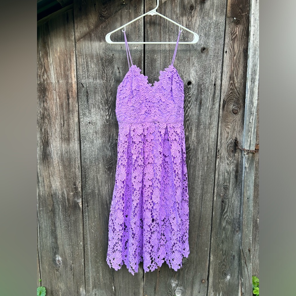 donna morgan chemical lace midi dress